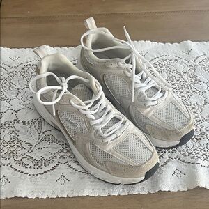 Avia Women's White Athletic Shoes